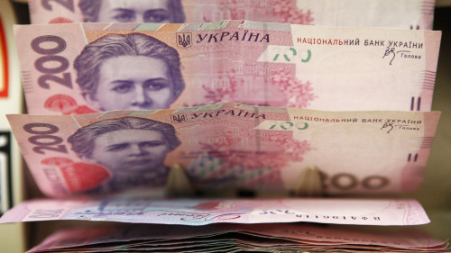 Майже вдвічі: українцям збираються підіймати середню зарплатню