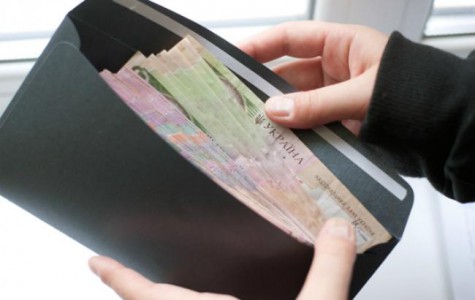 Средняя украинская зарплата "перешагнет" показатель в 7 000 гривен уже до конца года