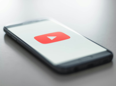 Як успішно запустити YouTube-канал в 2025 році?